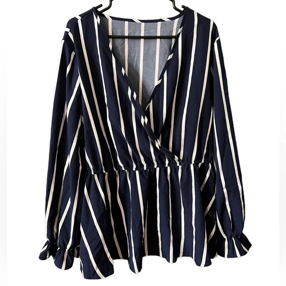 Beautiful blouse, SHEIN 3X - Picture 2 of 4